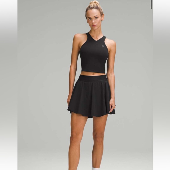 Cropped V-Neck Tennis Tank Black - Picture 5 of 10